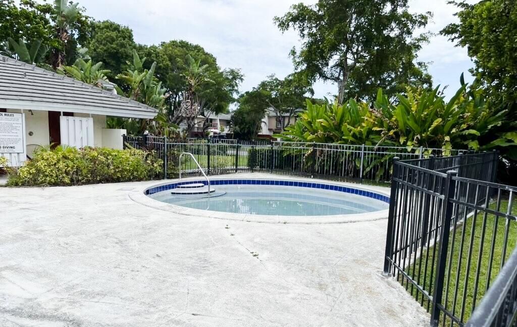 3094 Bermwood Lane, Unit 237, Hollywood, FL 33021 Photo