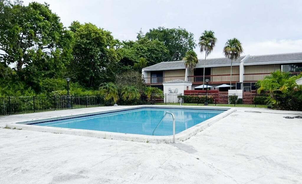 3094 Bermwood Lane, Unit 237, Hollywood, FL 33021 Photo