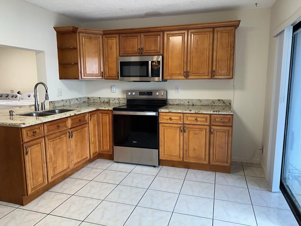 3094 Bermwood Lane, Unit 237, Hollywood, FL 33021 Photo