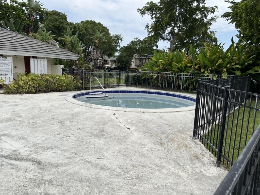 3094 Bermwood Lane, Unit 237, Hollywood, FL 33021 Photo