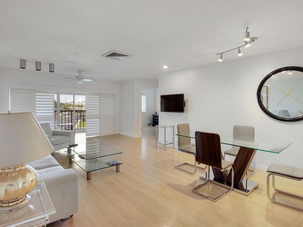 4230 Deste Court, Unit 303, Lake Worth, FL 33467