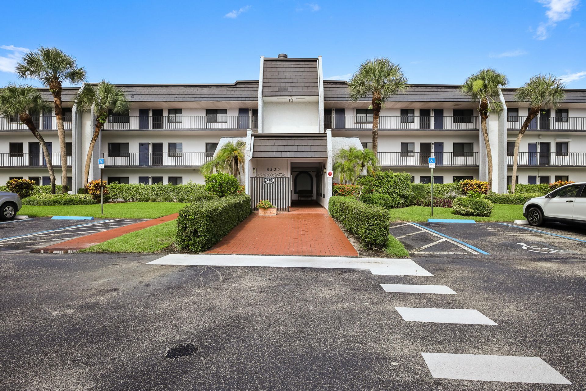 4230 Deste Court, Unit 303, Lake Worth, FL 33467 Photo