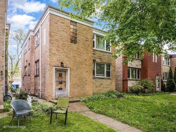 2630 W Estes Avenue , Chicago, IL 60645