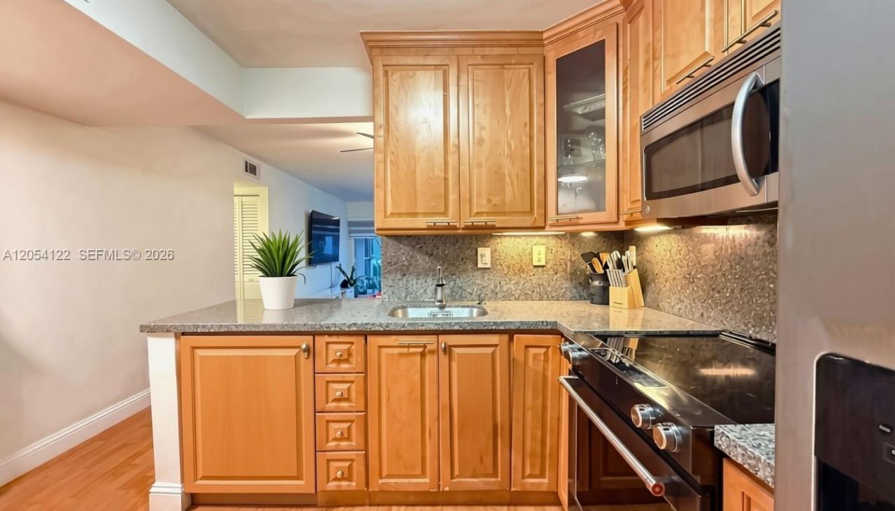 483 N Pine Island Rd , Unit C-205, Plantation, FL 33324 Photo