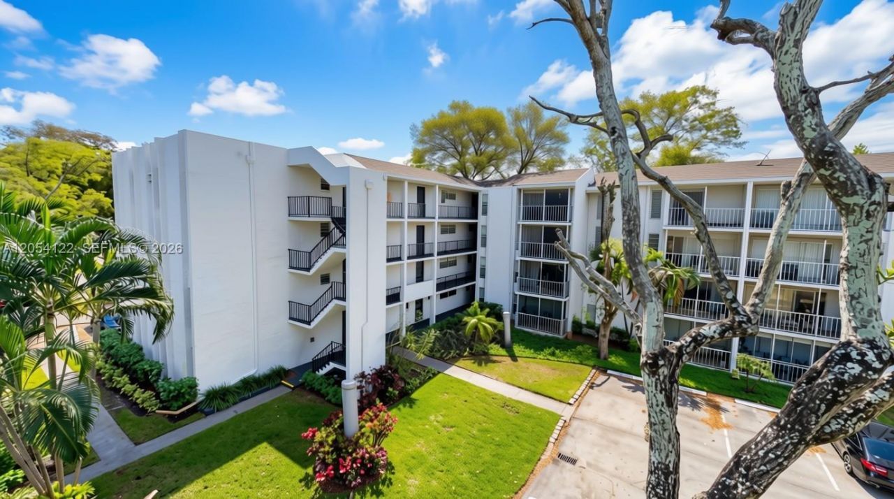 483 N Pine Island Rd , Unit C-205, Plantation, FL 33324 Photo