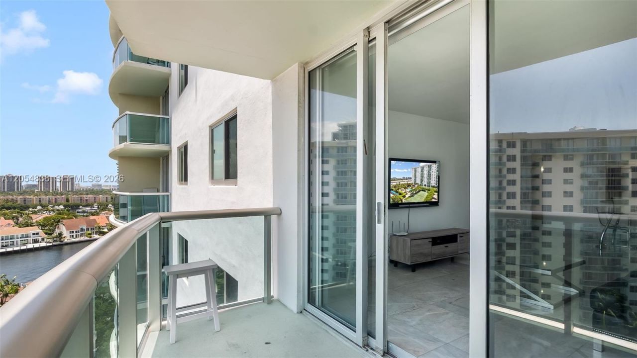 19380 Collins Ave , Unit 1423, Sunny Isles Beach, FL 33160 Photo