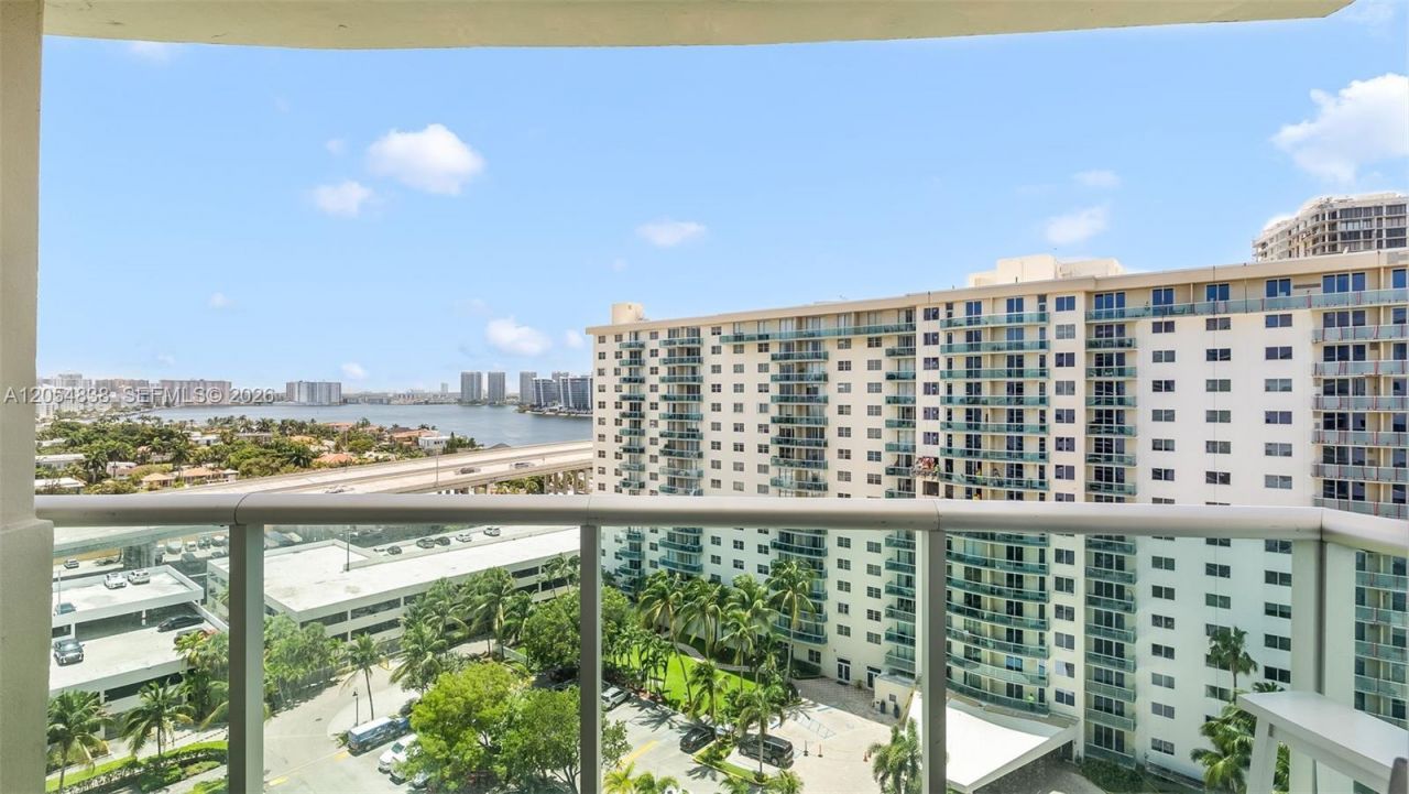 19380 Collins Ave , Unit 1423, Sunny Isles Beach, FL 33160 Photo
