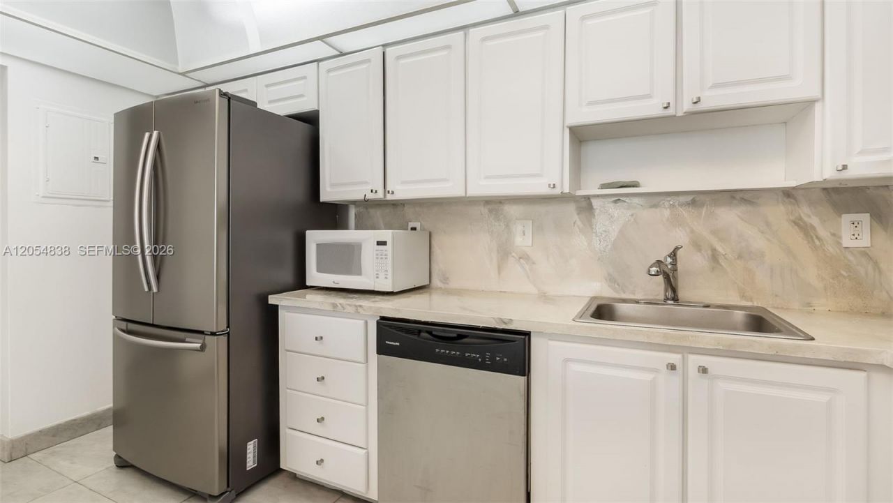 19380 Collins Ave , Unit 1423, Sunny Isles Beach, FL 33160 Photo