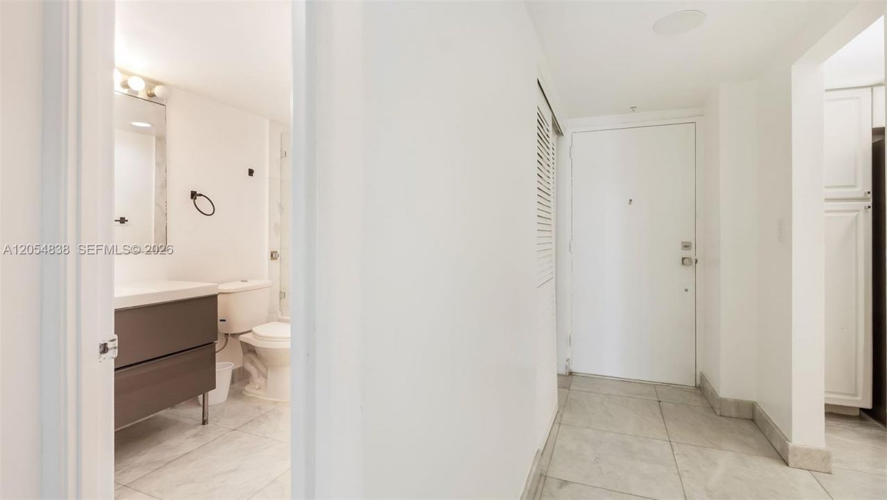 19380 Collins Ave , Unit 1423, Sunny Isles Beach, FL 33160 Photo