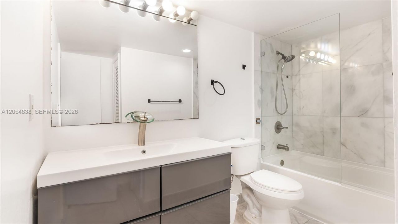 19380 Collins Ave , Unit 1423, Sunny Isles Beach, FL 33160 Photo