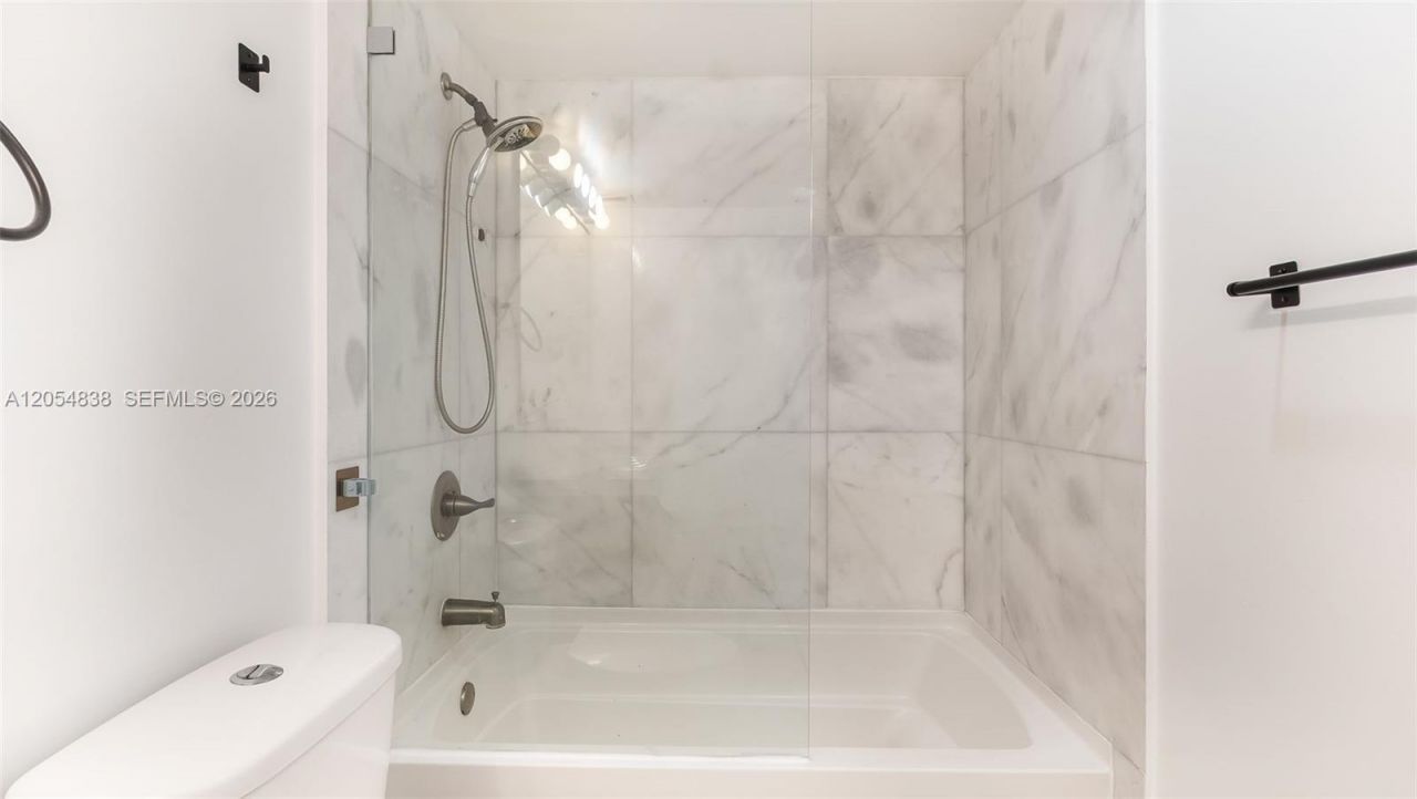 19380 Collins Ave , Unit 1423, Sunny Isles Beach, FL 33160 Photo