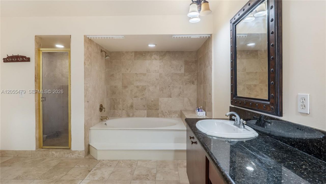 7733 NW 192 St, Hialeah, FL 33015 Photo