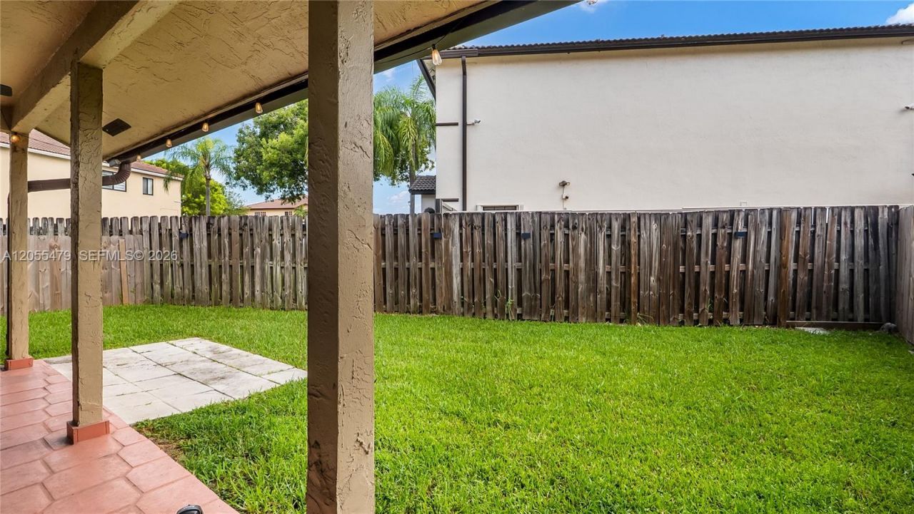 7733 NW 192 St, Hialeah, FL 33015 Photo