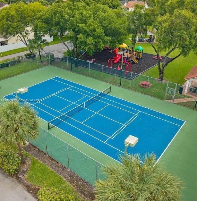 7733 NW 192 St, Hialeah, FL 33015 Photo