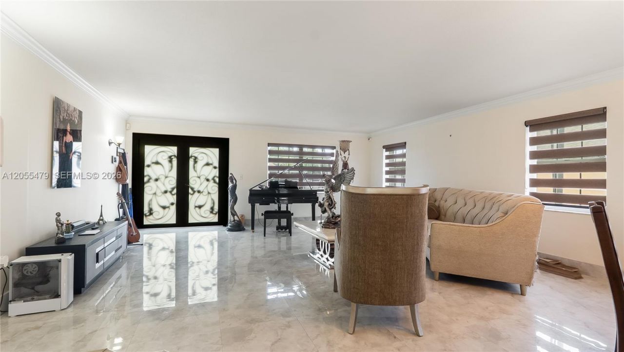 7733 NW 192 St, Hialeah, FL 33015 Photo