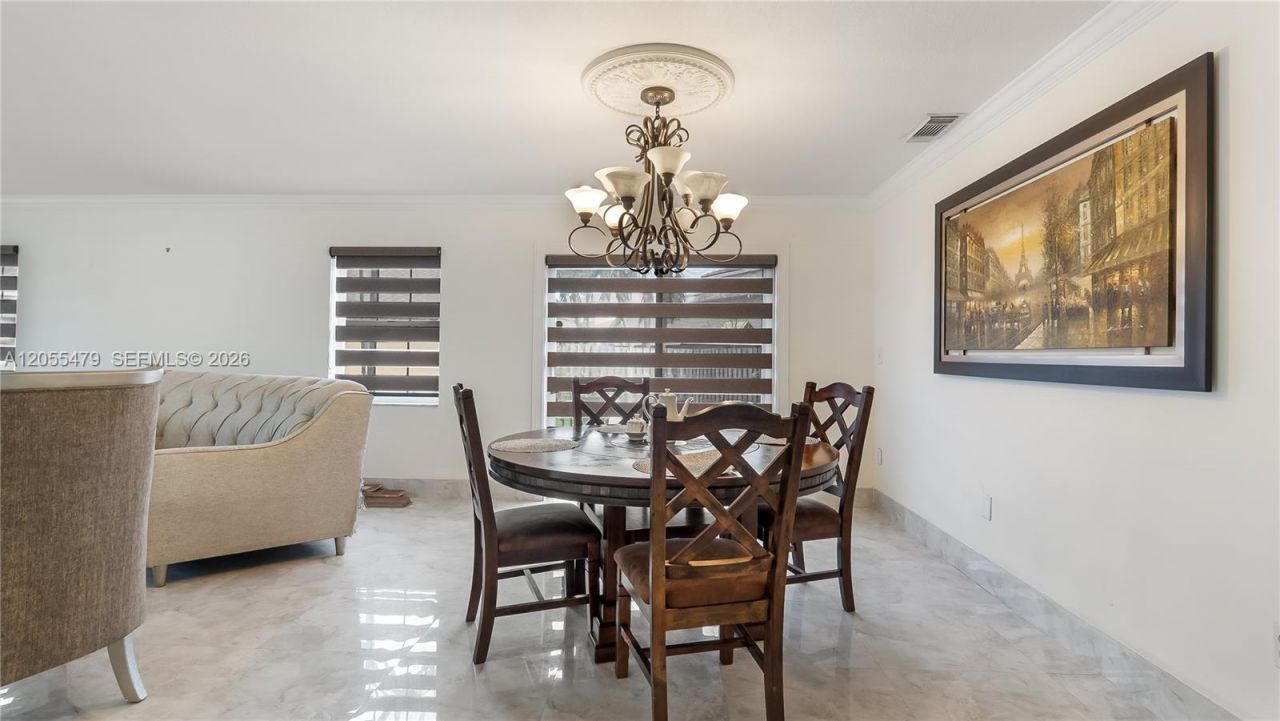 7733 NW 192 St, Hialeah, FL 33015 Photo