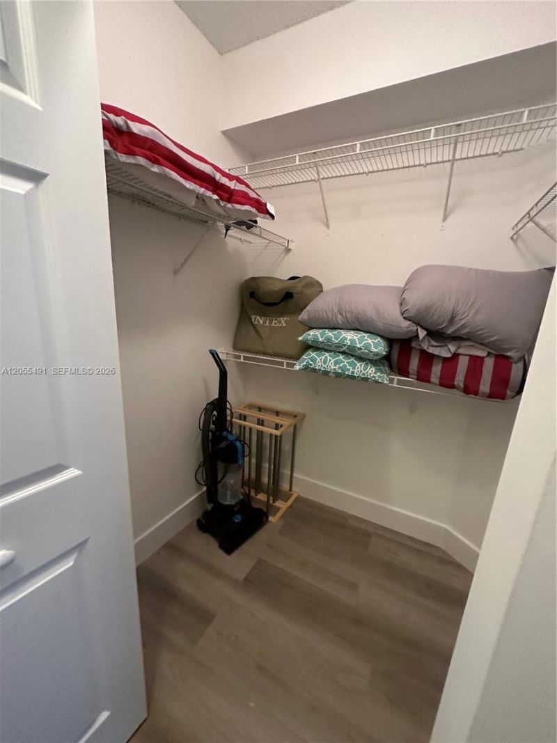5085 NW 7th St , Unit 410, Miami, FL 33126 Photo
