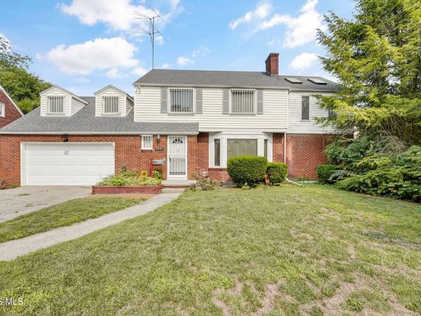 2920 Pemberton Drive , Toledo, OH 43606