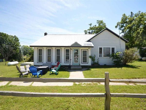 5924 Elm Street, Alba, MI 49611