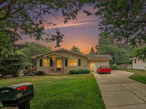 300 Robinson Street, Charlevoix, MI 49720