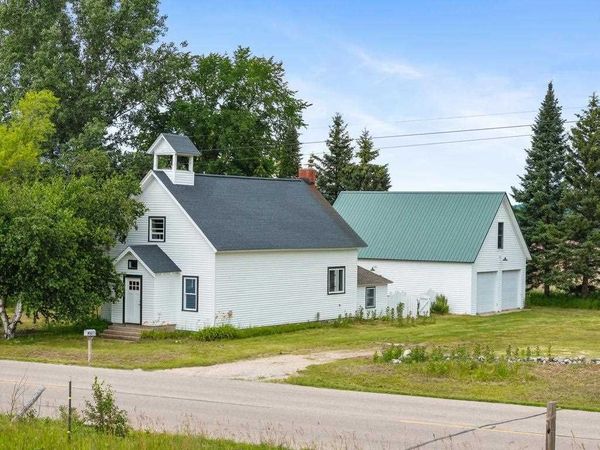 25 E Levering Road, Levering, MI 49755