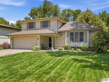 10529 O Street, Omaha, NE 68127