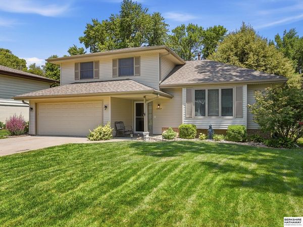 10529 O Street, Omaha, NE 68127