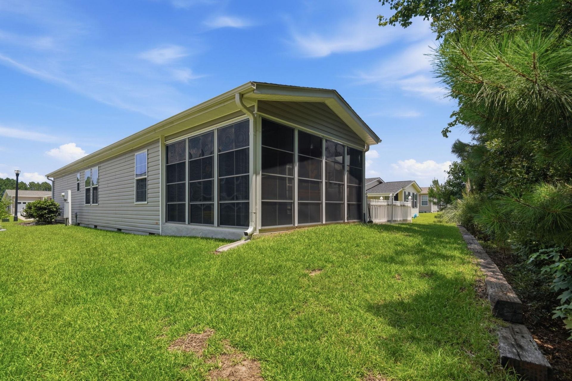 2039 Eastlynn Dr. Photo 27