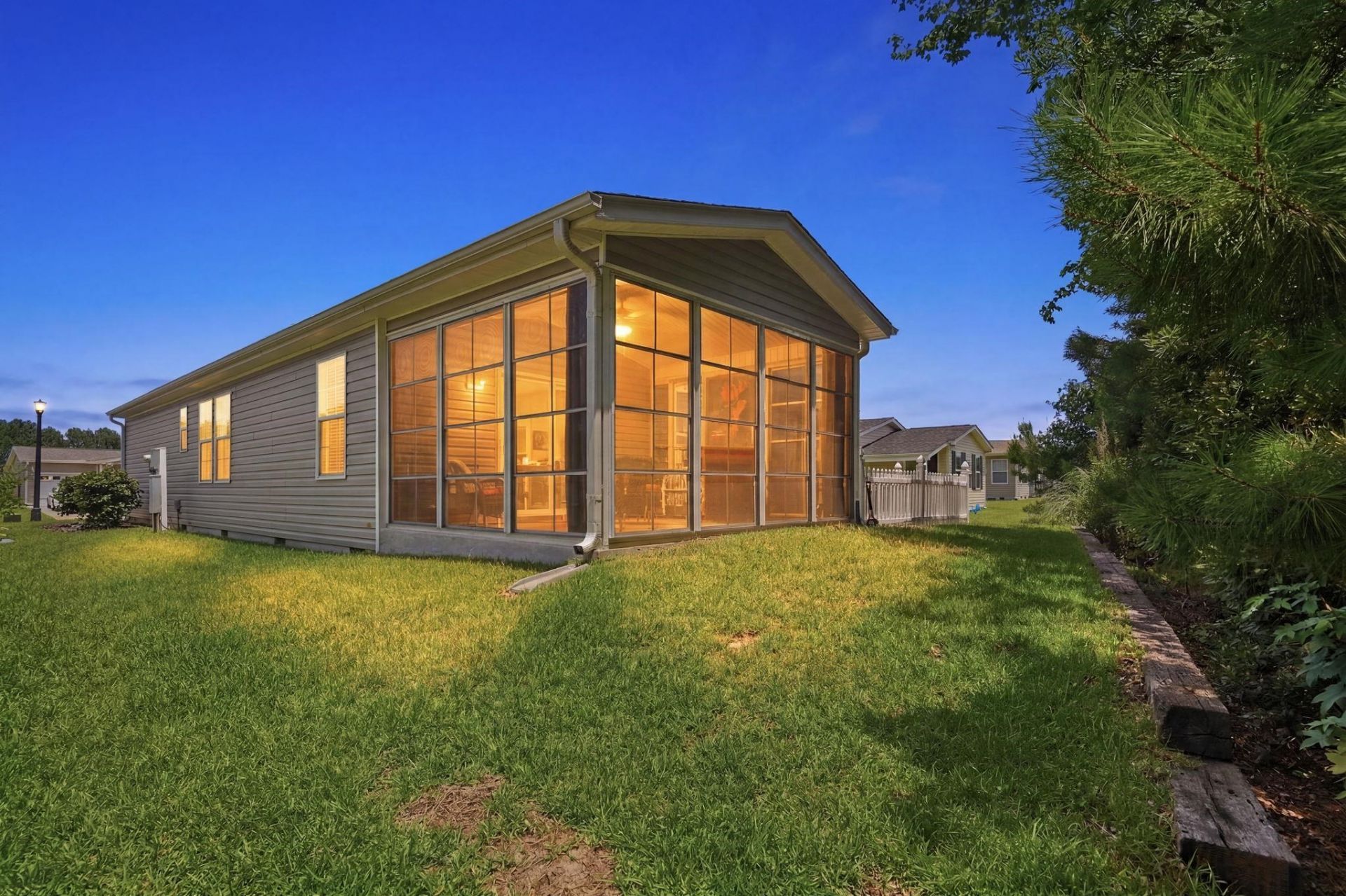 2039 Eastlynn Dr. Photo 28