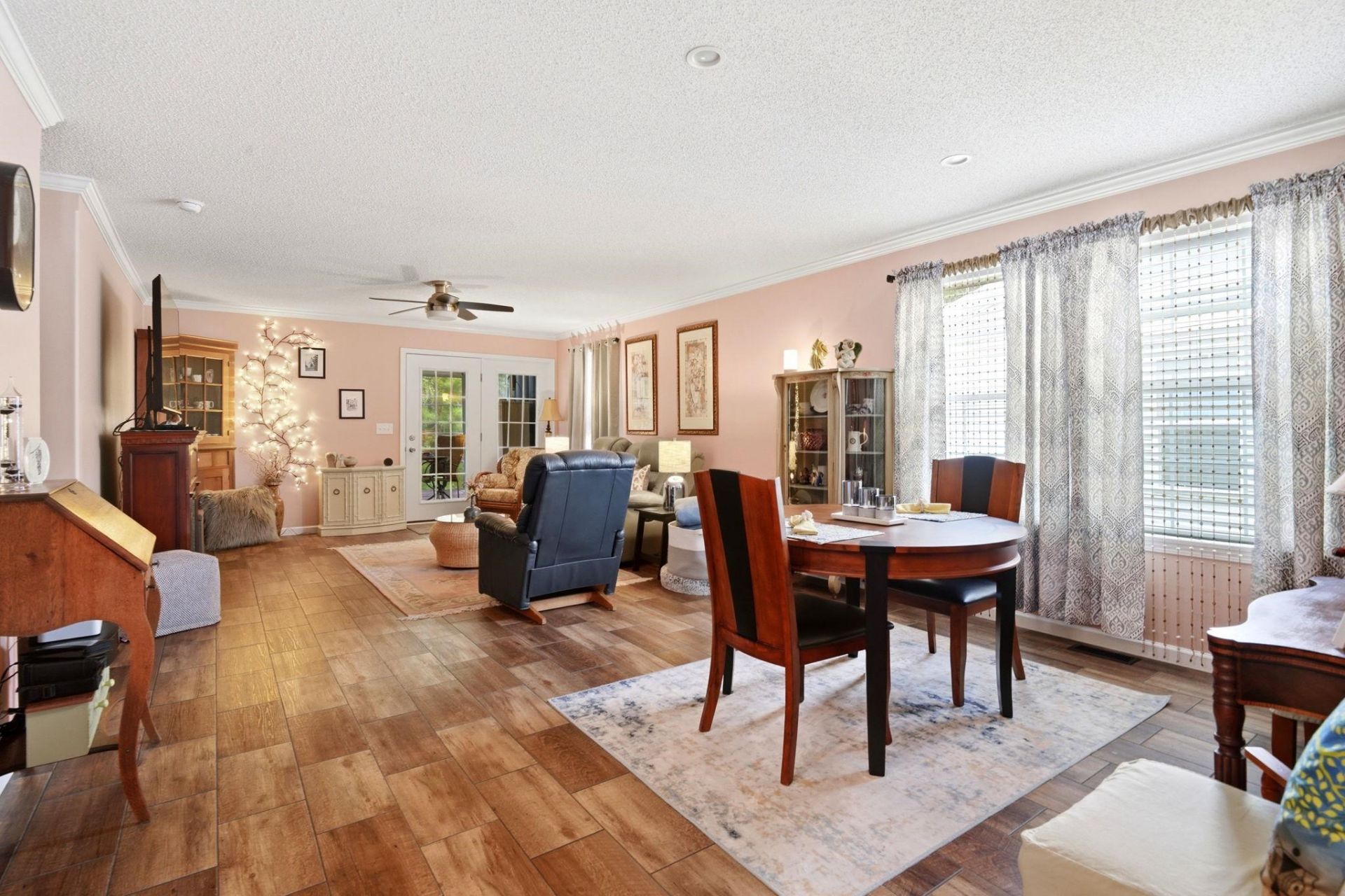 2039 Eastlynn Dr. Photo 6