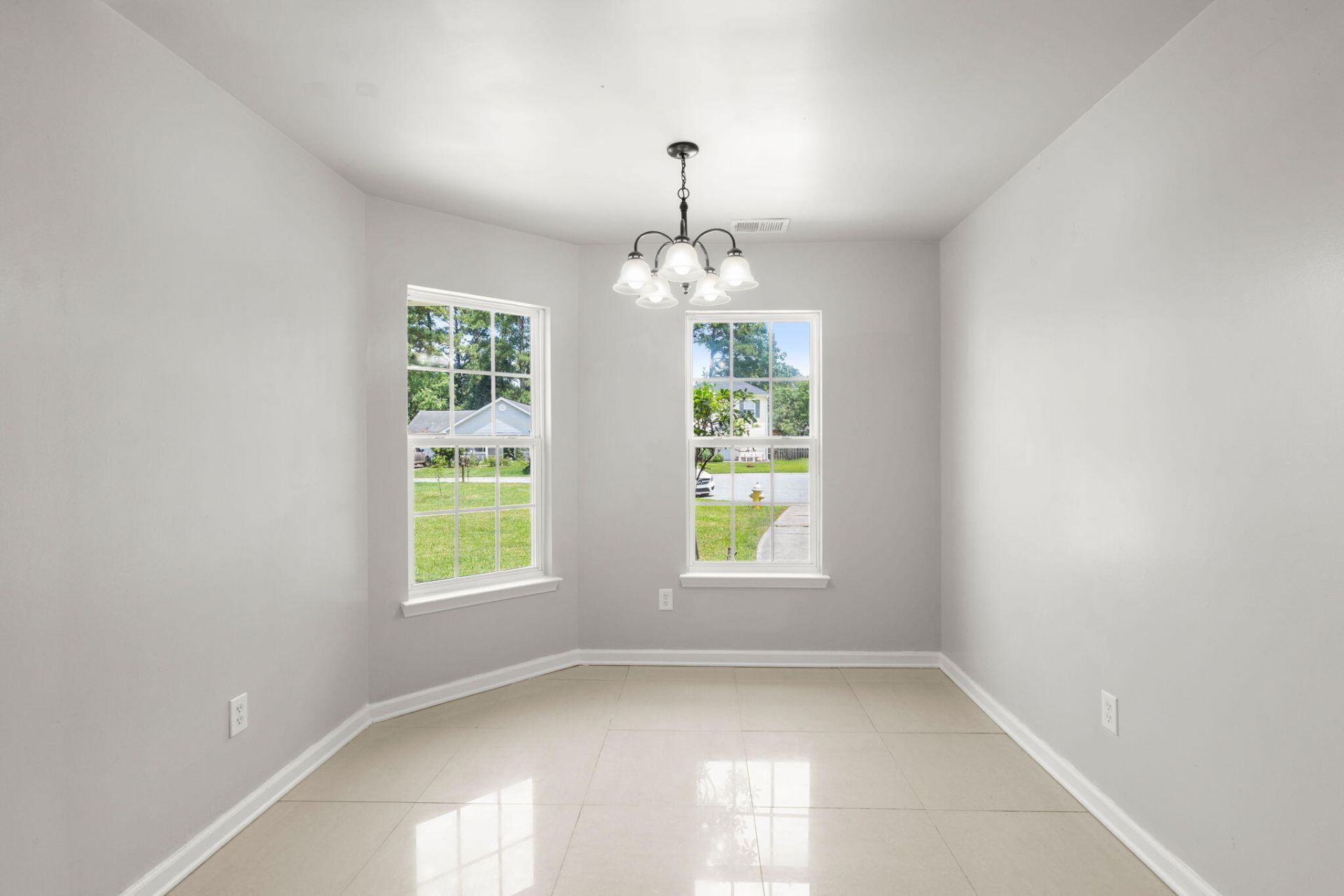 132 Coronet Street Photo 11