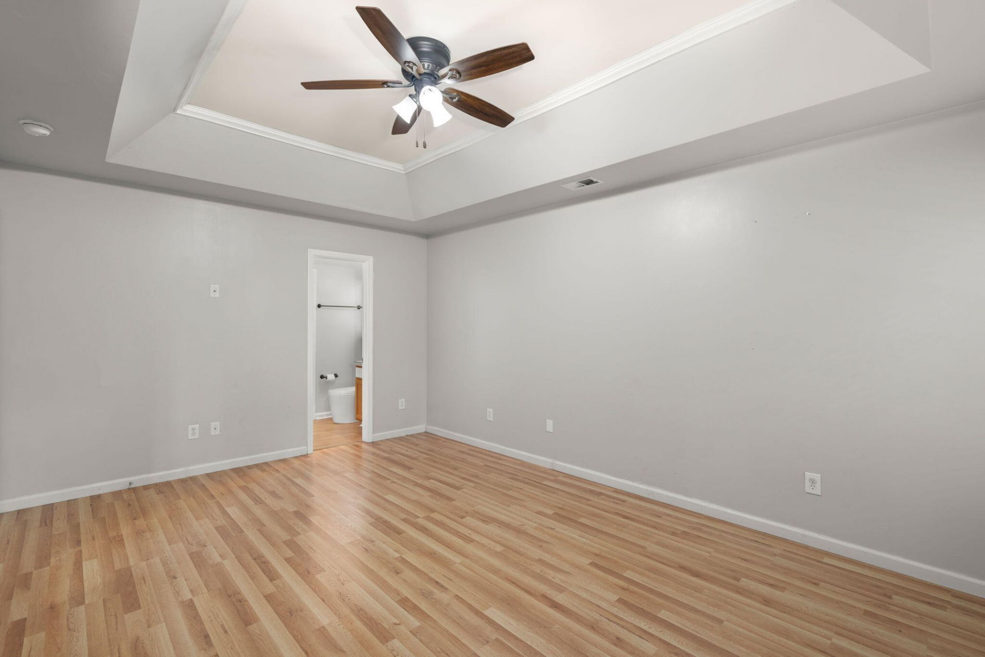 132 Coronet Street Photo 18