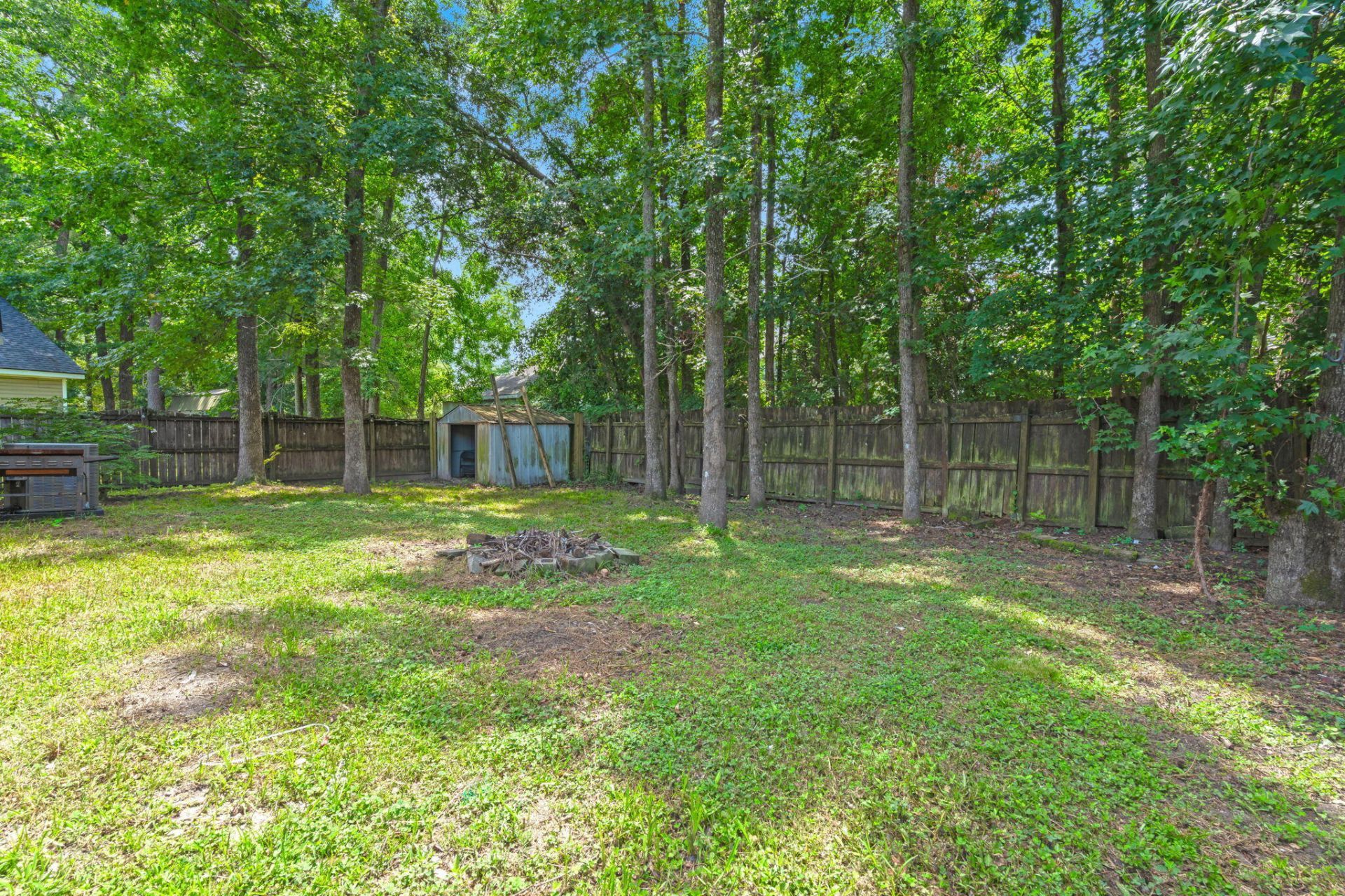 132 Coronet Street Photo 23