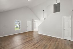 132 Coronet Street photo 4