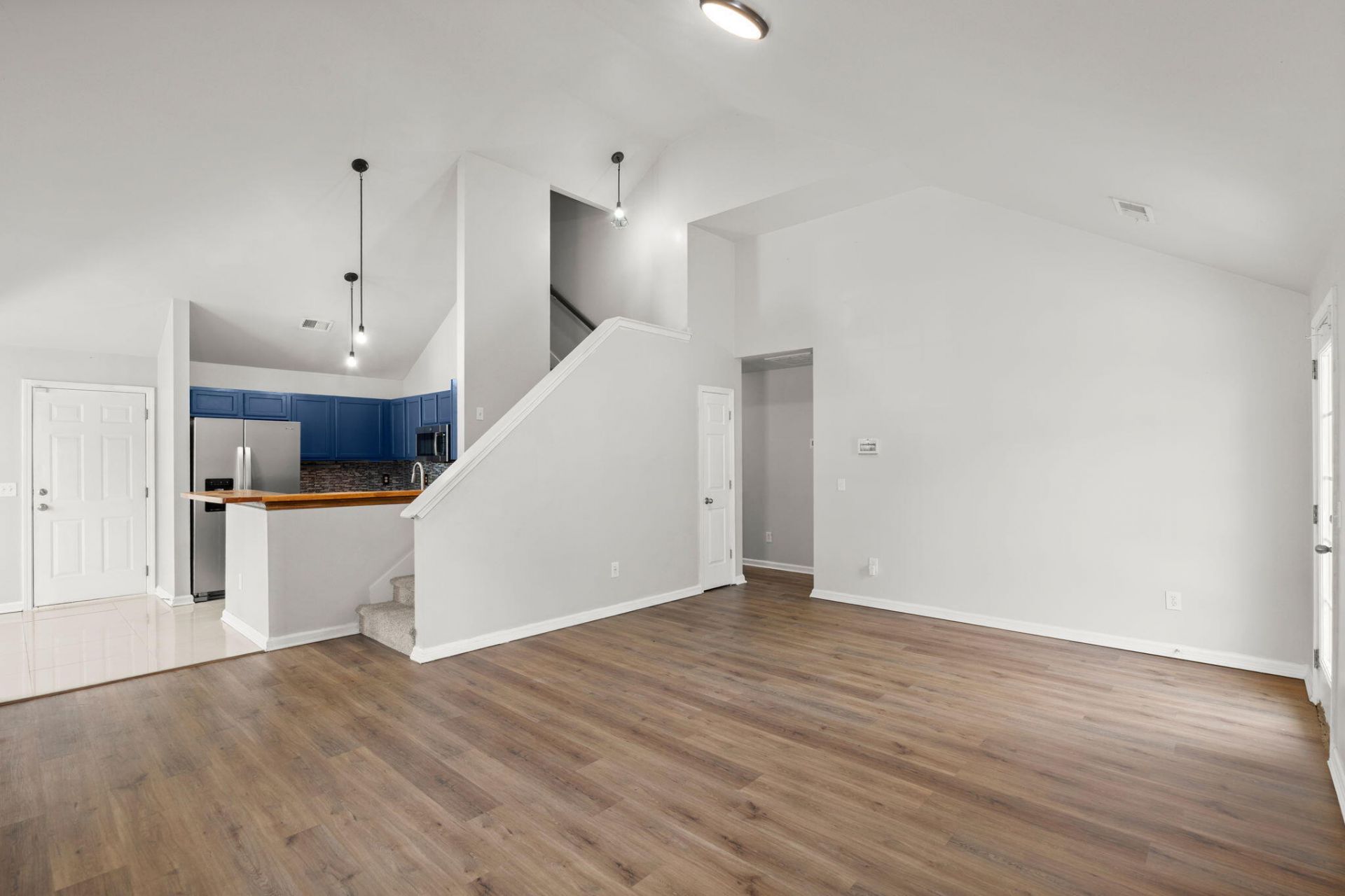 132 Coronet Street Photo 6