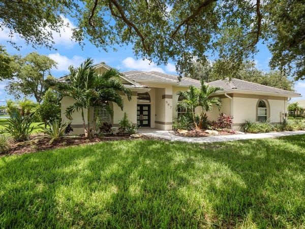 567 LAKE OF THE WOODS DRIVE , VENICE, FL 34293