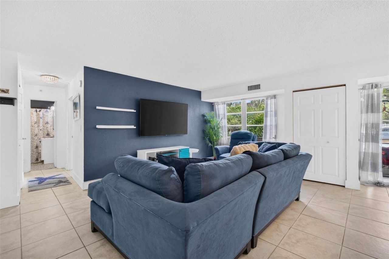 3315 58th Avenue S, Unit 105, Saint Petersburg, FL 33712 Photo