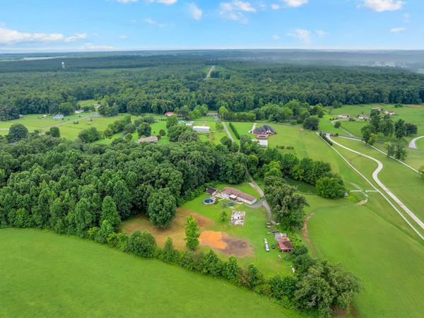 150 Arbor Ln , Tullahoma, TN 37388