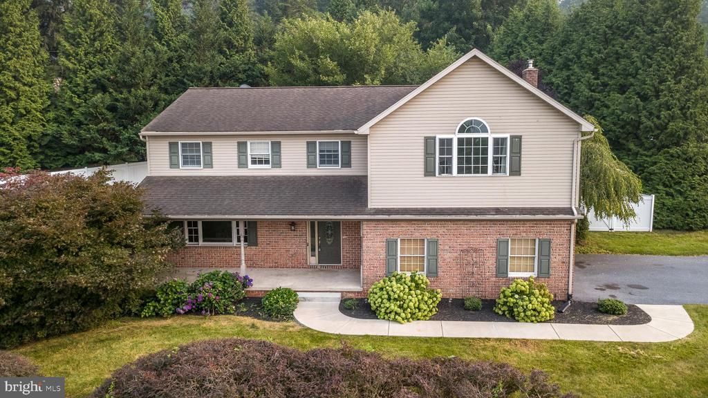 1328 EDGEWOOD DRIVE , EAST EARL, PA 17519