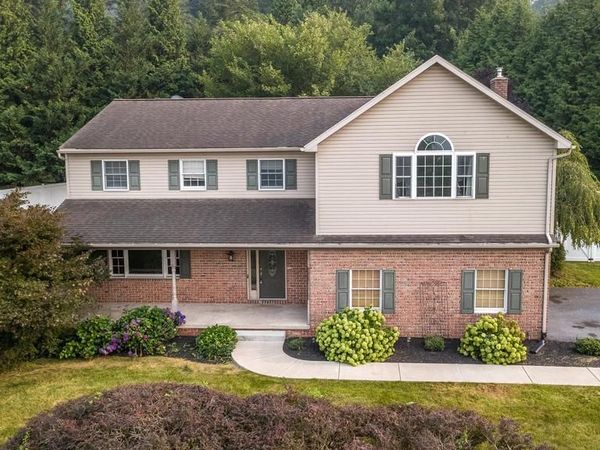 1328 EDGEWOOD DRIVE , EAST EARL, PA 17519