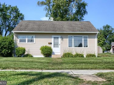 204 S LOCUST STREET, SHIREMANSTOWN, PA 17011