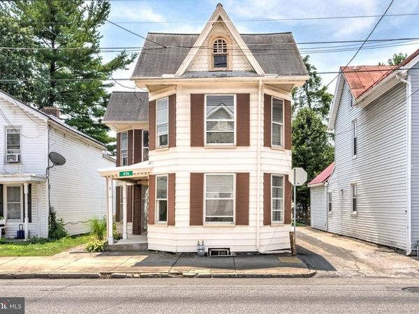 476 E E QUEEN STREET, CHAMBERSBURG, PA 17201
