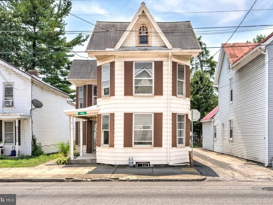 476 E E Queen Street, Chambersburg, PA 17201 Main Photo
