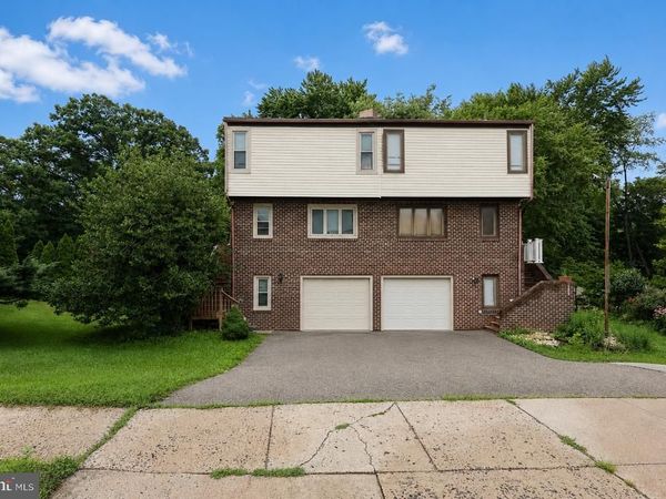 124 HAMLET DRIVE , KING OF PRUSSIA, PA 19406