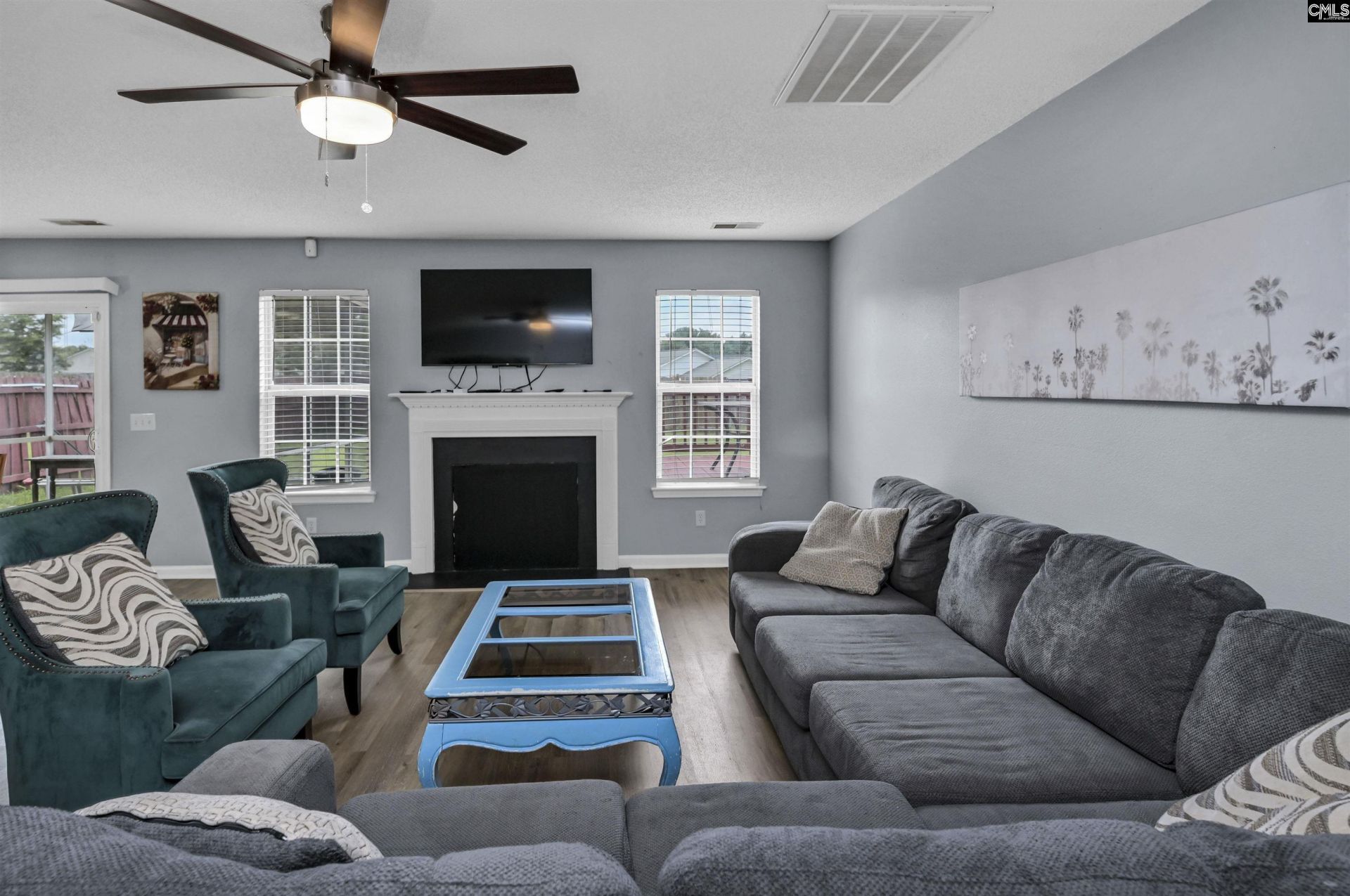 205 Crimson Oak Drive  Photo 4