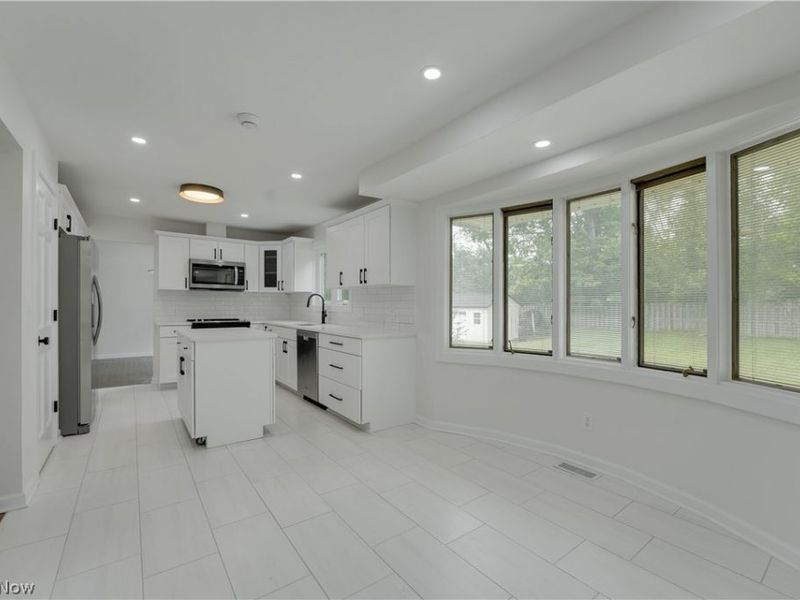 33065 Arlesford Drive, Solon, OH 44139 Photo 10