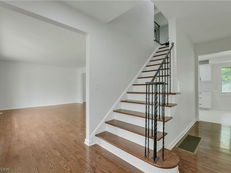 33065 Arlesford Drive, Solon, OH 44139 Photo 2