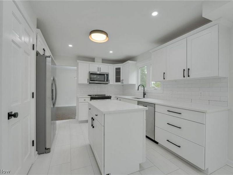 33065 Arlesford Drive, Solon, OH 44139 Photo 6