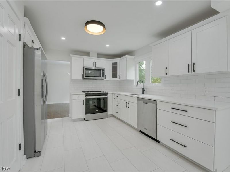 33065 Arlesford Drive, Solon, OH 44139 Photo 9