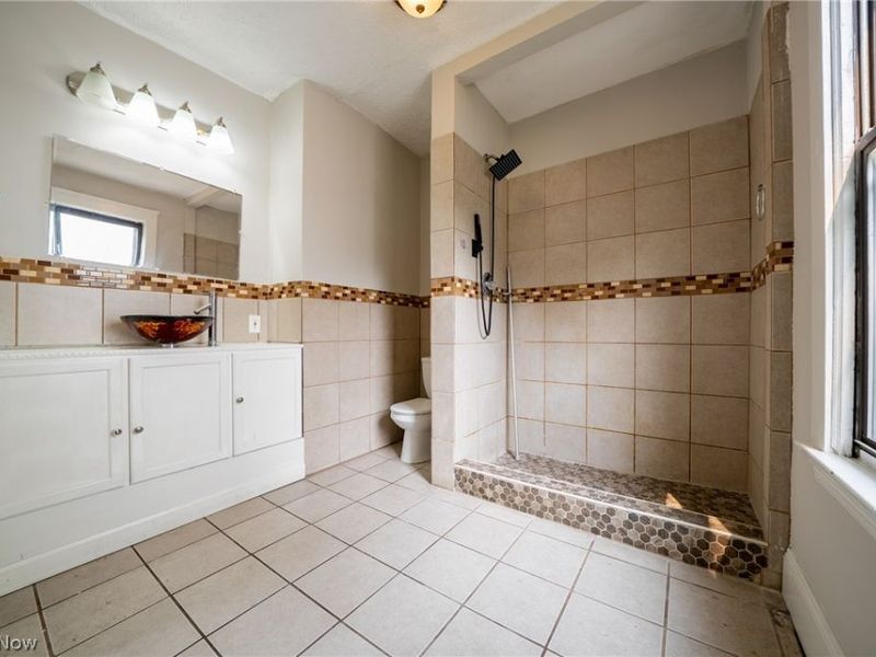 2250 E 86th Street, Cleveland, OH 44106 Photo 17